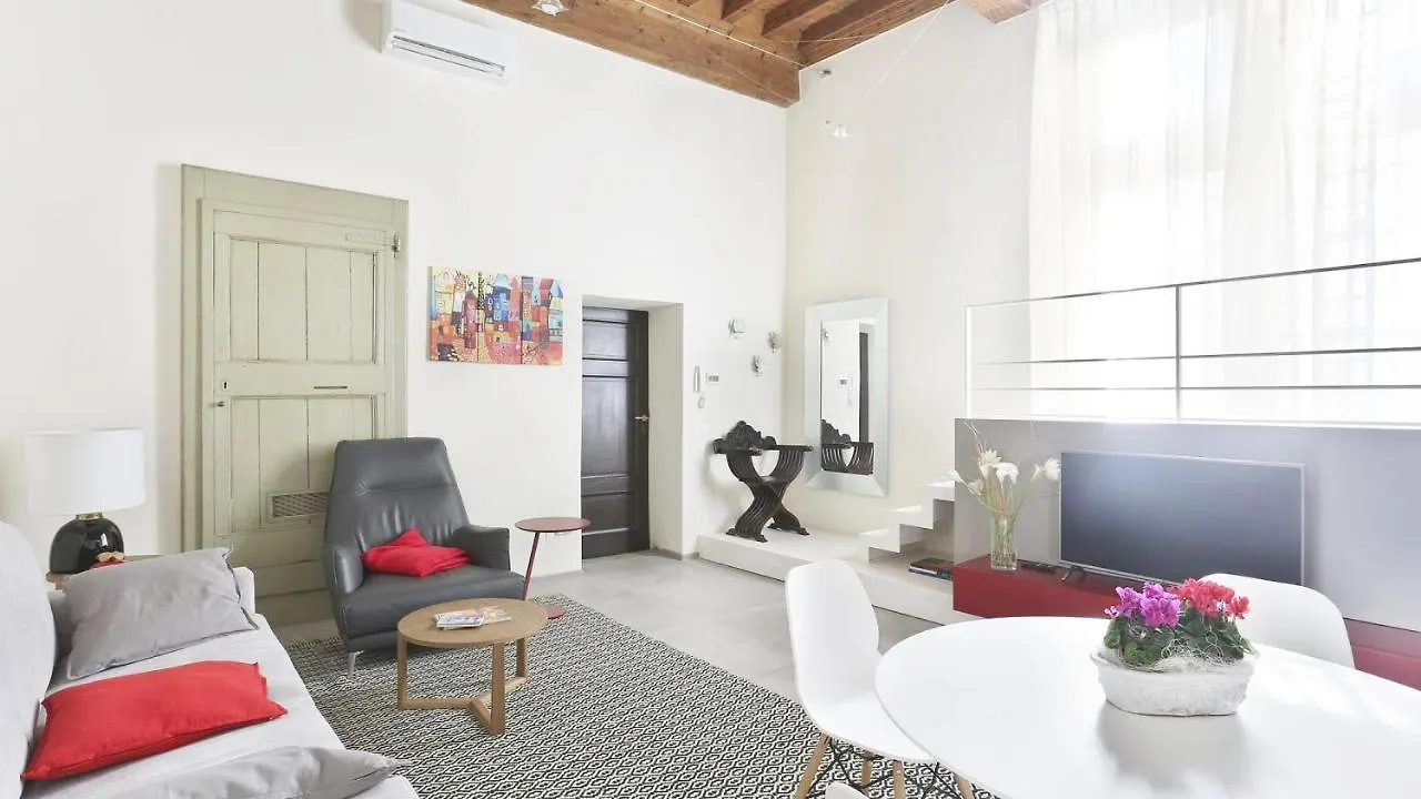 Miranda Al Palazzo Dipinto Apartment Lucca